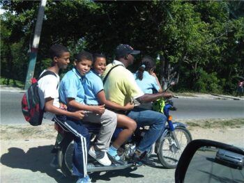 Nueva Ley de Tránsito no permitirá más de dos en motocicleta