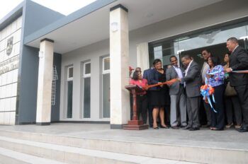 Alcaldía SDN entrega funeraria acondiciona cementerios