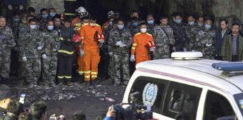 Fallecen 33 mineros atrapados en mina de China