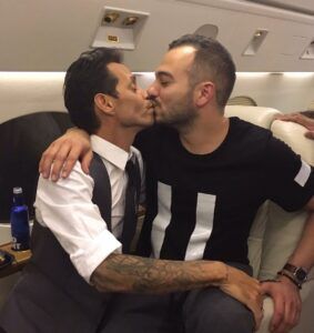 Marc Anthony ahora se besa con un hombre