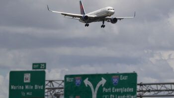 Tres muertos y varios heridos en tiroteo en un aeropuerto internacional de Florida
