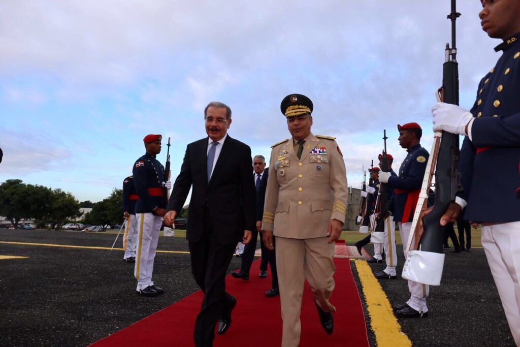 Danilo Medina parte hacia Haití para participar en toma de posesión del nuevo mandatario haitiano