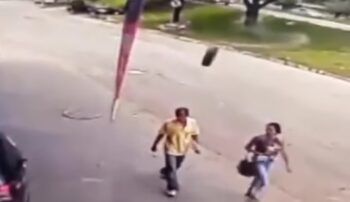 (VIDEO) Se le sale goma a carro y casi mata hombre