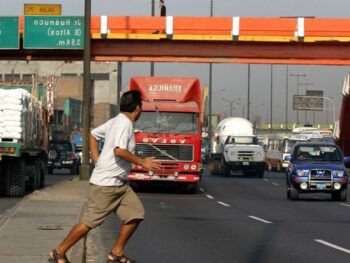Multas hasta para los peatones en nueva ley de transporte terrestre
