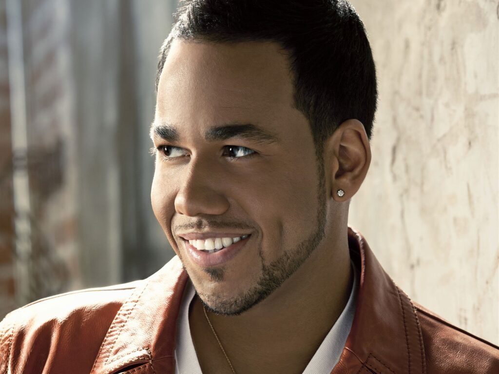 Romeo Santos llega a RD para su show “sorpresa”