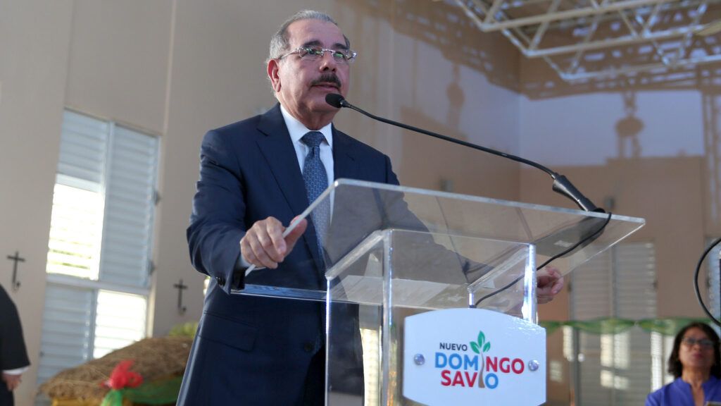 Danilo Medina a gente del barrio Domingo Savio: “Ahora venimos por todo”