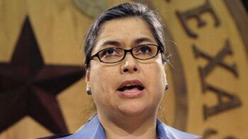 Legisladora de de Texas propone un impuesto de 100 dólares para la masturbación masculina 