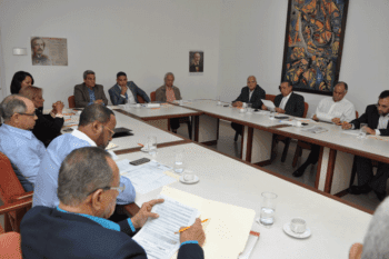 Proponen aumento de 15% al salario mínimo