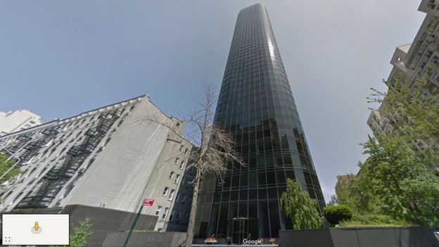 Cayo desde el piso 47 de un edificio en NY y sobrevivió
