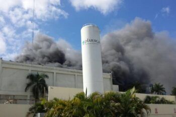 Fuego en cartonera en la República de Colombia