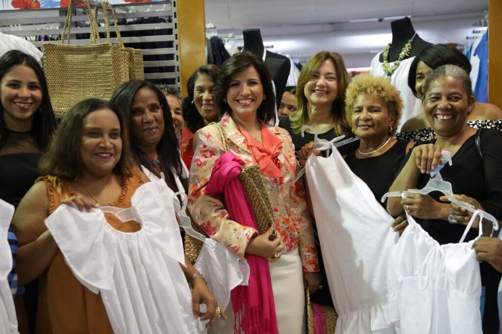 Textiles y artesanías Manos Dominicanas llegan a Plaza Lama