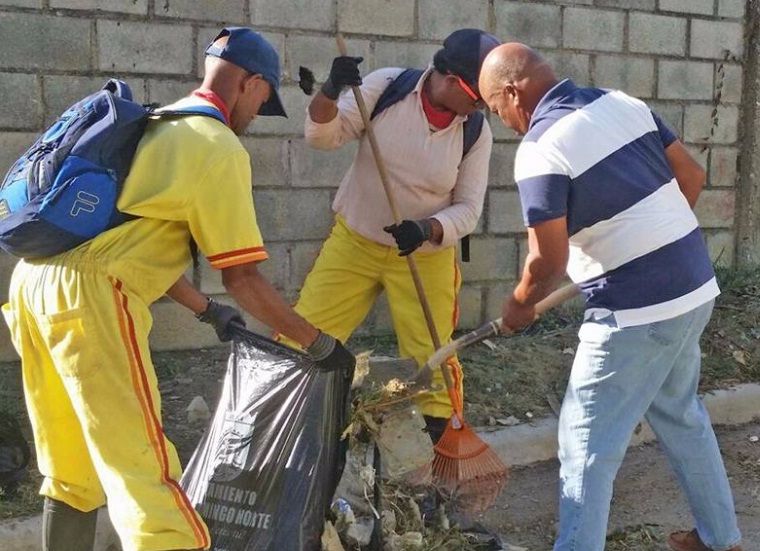 Alcaldía SDN continúa rescate espacios públicos y limpieza de cañadas