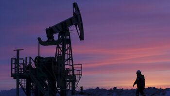 Se disparan los precios del petróleo tras el ataque deEE.UU. contra Siria