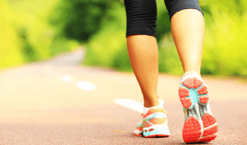 Caminar 2 minutos puede ayudar a reducir el nivel de azúcar en la sangre