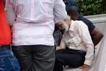 Juan Hubieres sufre desmayo