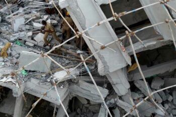 24 muertos en la India tras derrumbarse un muro durante una boda