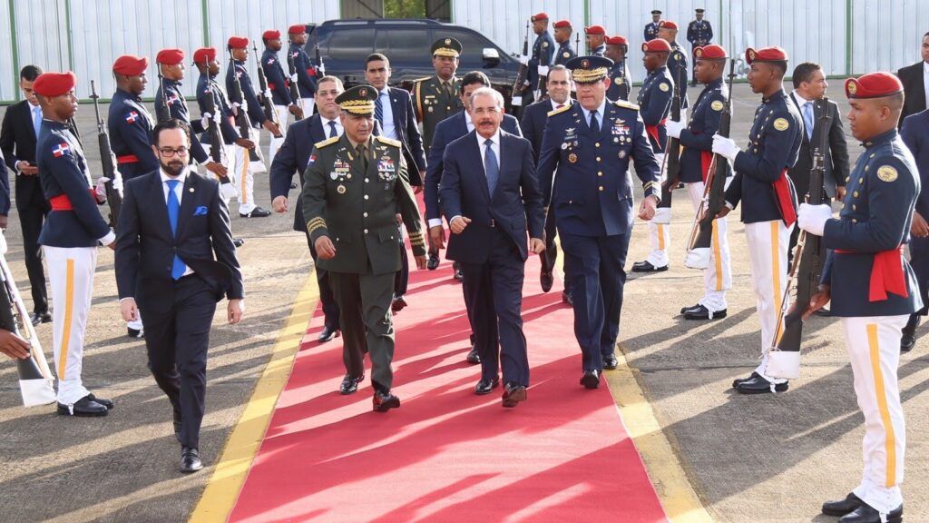 Presidente Danilo Medina llega a Costa Rica, participará en cumbre del SICA