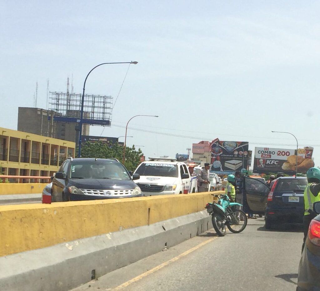 Tirotean hombre en el evado de la avenida 27 de Febrero