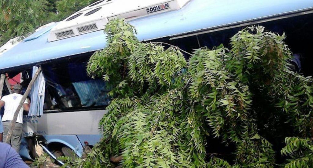 Varios heridos tras accidentarse autobús ruta San Juan