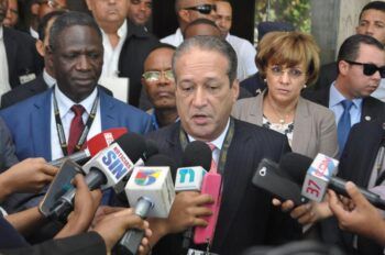 Reinaldo Pared pide a dirigentes defender PLD y la gestión gobierno.