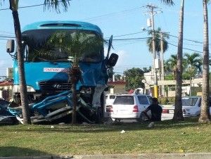 Dos muertos y 5 heridos frente a Megacentro