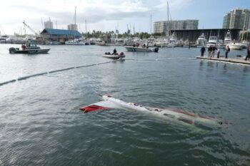 Avioneta cae al mar (vídeo)
