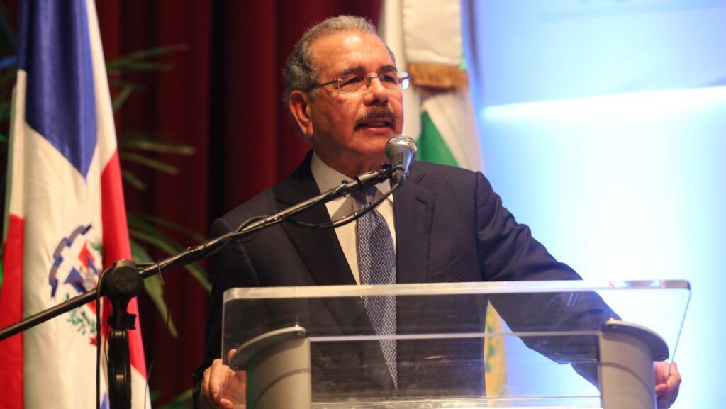 Danilo Medina afirma que «ningún país» de Latinoamérica crece como R.Dominicana.