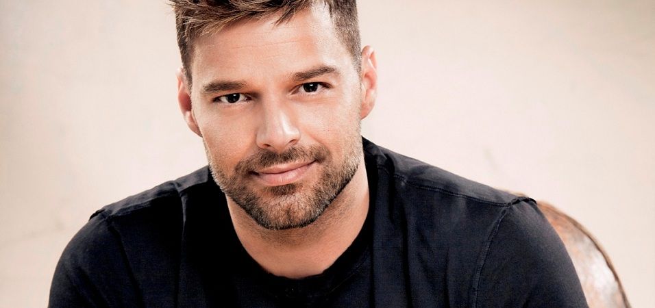 Se realizó 9 operaciones para parecerse a Ricky Martin
