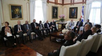 Otorgarán 8,000 becas para estudiar en el país y el extranjero