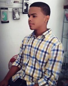 Joven se quita la vida con pistola de su padrastro