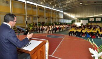 Navarro pide diferenciar «sueños y proyectos» antes de elegir una carrera universitaria
