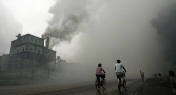 China en alerta amarilla por contaminación del aire