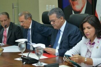 Tema de las primarias abiertas será decidido por comisión de abogados constitucionalistas.