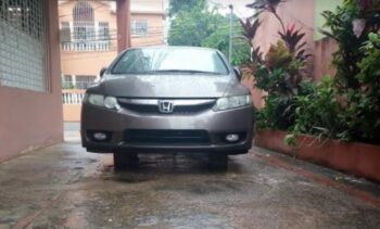 Ladrones dejan en 4 blocks un carro