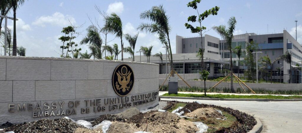 Embajada EEUU en RD reabre operaciones tras percance de este jueves