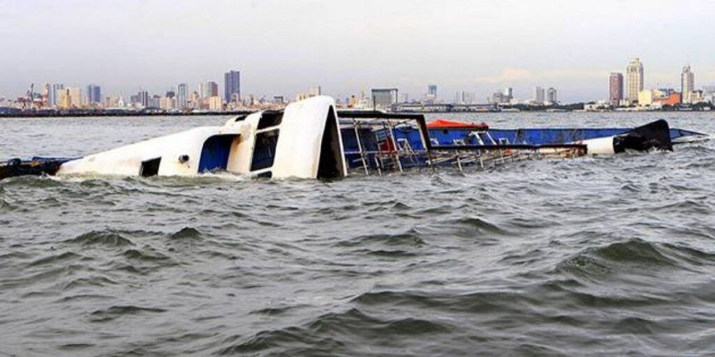 Cuatro muertos y 11 desaparecidos en Filipinas luego de hundirse un  ferry
