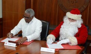 INTEC y Santa Claus firman acuerdo