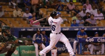 Licey y Escogido bailando pegado en la cuarta posición