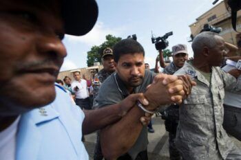Ratifican 1 año prisión preventiva a sacerdote dominicano mató adolescente.