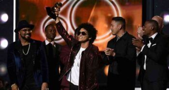 Grammy 2018: el cantante Bruno Mars sorprende y gana los 3 premios más codiciados de la música.