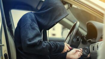 La delincuencia se desborda en Dajabón; saquean varios automóviles de reconocidas personalidades durante el cumpleaños de ex pelotero.