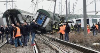 4 muertos y 100 heridos en Italia tras descarrilarse un tren 