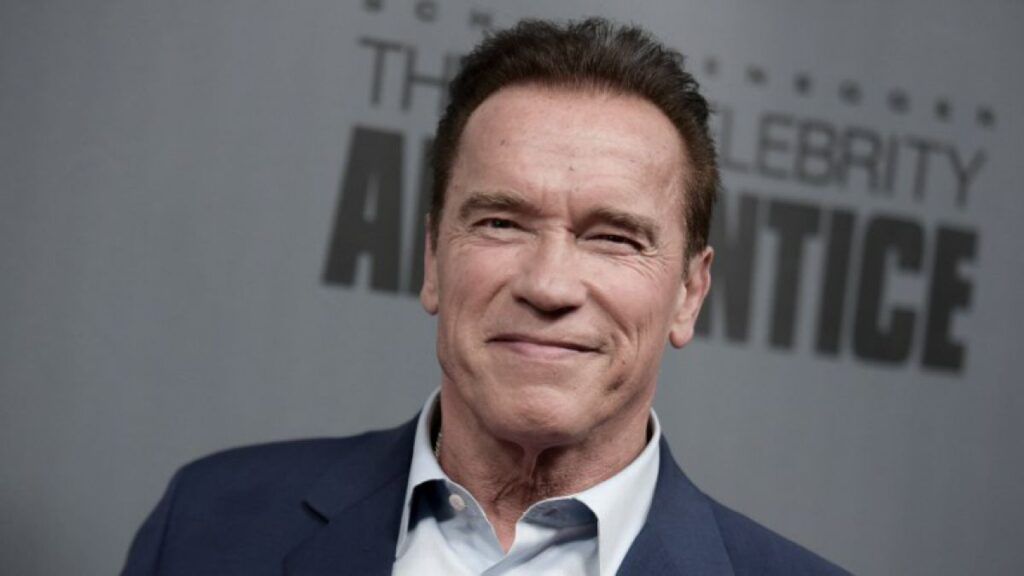 De emergencia operan del corazón a Arnold Schwarzenegger