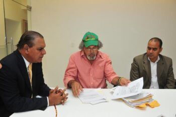 El padre Rogelio niega tener un hijo biológico lo aclara.