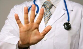 Médicos hacen huelga para que no le aumenten el sueldo en Canadá