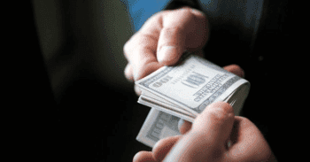 La carrera de los salarios contra la inflación: qué aumentos darán las empresas a directivos y profesionales