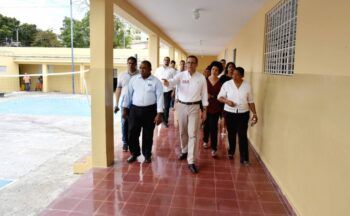 Educación llama a estudiantes a asistir a clases este lunes