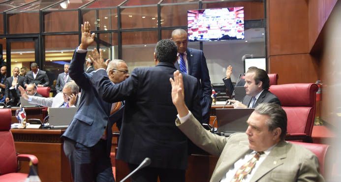 Los precandidatos presidenciales podrían gastar RD$700 millones.
