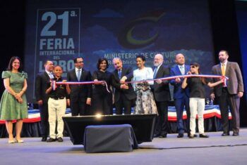 Danilo Medina inauguró Feria del Libro.