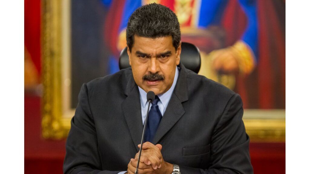 Maduro acusa a EEUU de promover una conspiración militar.